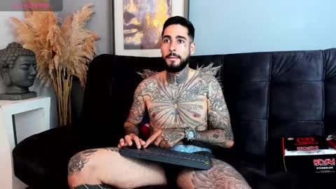 Snapshot of vincentsartori chatting on 10/25/25, 06:02 Vincent Sartori online show from 10/25/25, 06:02