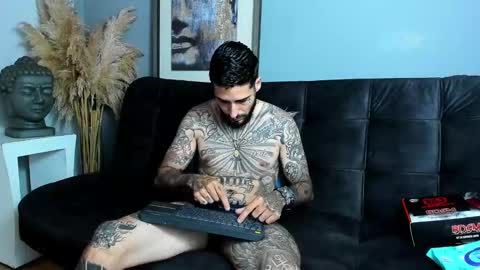 Snapshot of vincentsartori chatting on 10/28/25, 06:21 Vincent Sartori online show from 10/28/25, 06:21