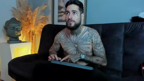 Snapshot of vincentsartori chatting on 11/17/25, 08:03 Vincent Sartori online show from 11/17/25, 08:03