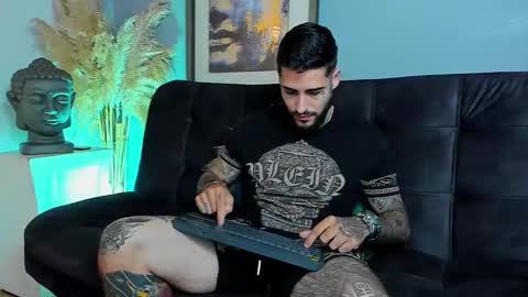 Snapshot of vincentsartori chatting on 11/20/25, 07:46 Vincent Sartori online show from 11/20/25, 07:46