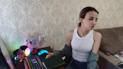 Mira online show from 05/04/26, 04:36