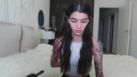 vinkitinkii online show from 11/19/25, 06:02