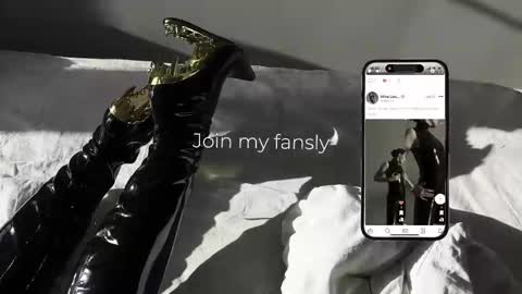 Diva Silvia online show from 11/28/25, 04:42