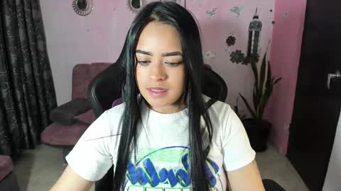 Daniela online show from 09/18/25, 02:57