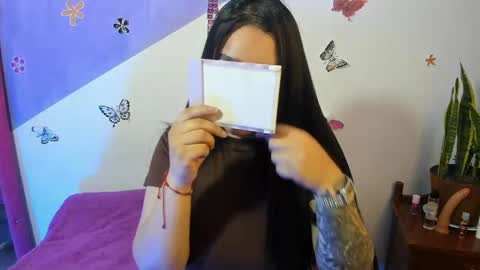 Snapshot of vio_let_ chatting on 06/01/26, 07:21 Daniela online show from 06/01/26, 07:21