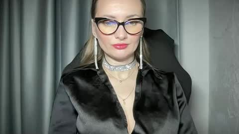 Funny  girl online show from 02/04/25, 02:21