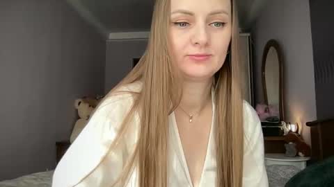 Snapshot of viola_1 chatting on 06/07/26, 06:17 Funny girl online show from 06/07/26, 06:17