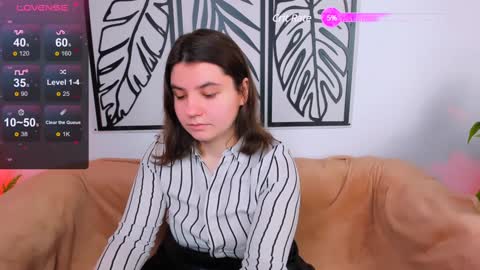 Snapshot of viola__shy chatting on 01/25/25, 08:31 Viola online show from 01/25/25, 08:31