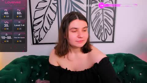 Snapshot of viola__shy chatting on 02/02/25, 09:13 Viola online show from 02/02/25, 09:13