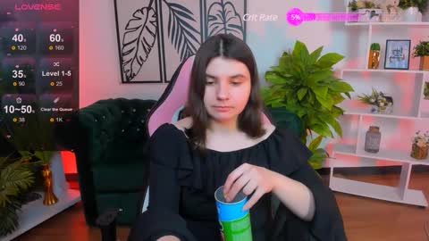 Snapshot of viola__shy chatting on 02/14/25, 01:56 Viola online show from 02/14/25, 01:56