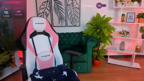 Snapshot of viola__shy chatting on 02/16/25, 12:08 Viola online show from 02/16/25, 12:08