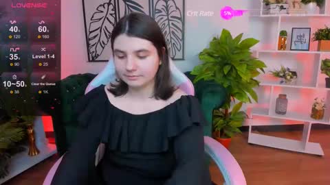 Snapshot of viola__shy chatting on 02/17/25, 01:36 Viola online show from 02/17/25, 01:36