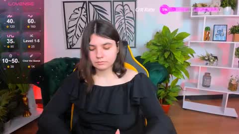 Snapshot of viola__shy chatting on 02/28/25, 01:15 Viola online show from 02/28/25, 01:15