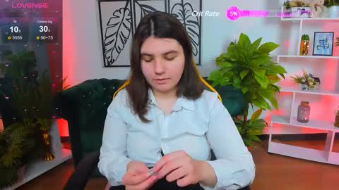 Snapshot of viola__shy chatting on 03/04/25, 09:32 Viola online show from 03/04/25, 09:32