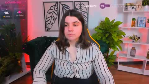Snapshot of viola__shy chatting on 03/08/25, 03:28 Viola online show from 03/08/25, 03:28