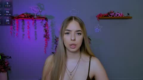 viola_sweet_ online show from 05/31/26, 08:43