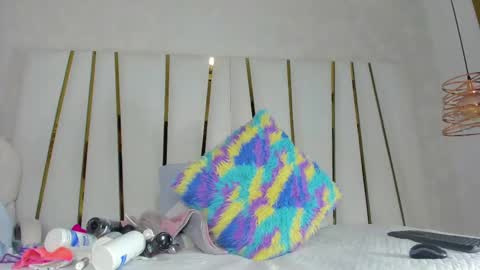 violeet_gray online show from 11/12/25, 11:21