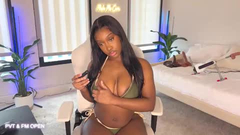 Fantasy Black Girl online show from 01/22/25, 09:32
