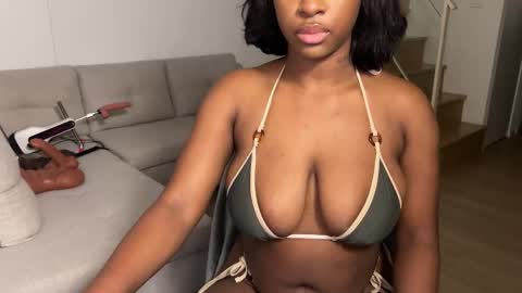 Fantasy Black Girl online show from 09/16/25, 04:13