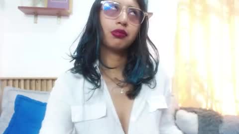 Snapshot of violet_2003 chatting on 06/25/26, 03:05 V I O L E T online show from 06/25/26, 03:05