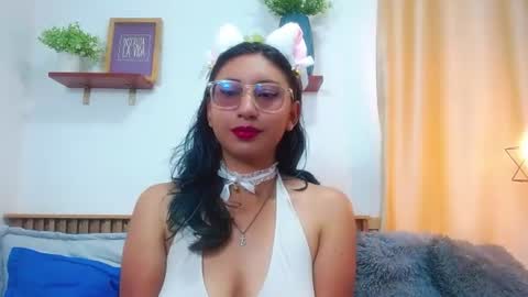 Snapshot of violet_2003 chatting on 06/30/26, 02:29 V I O L E T online show from 06/30/26, 02:29