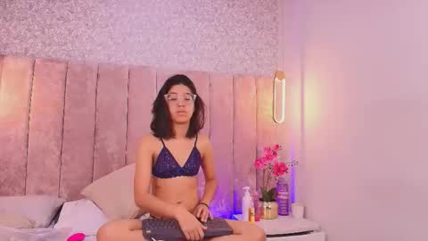 Violeta online show from 12/01/25, 12:10