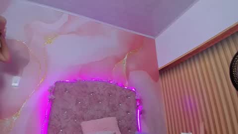 violet__taylor_ online show from 01/14/26, 02:17