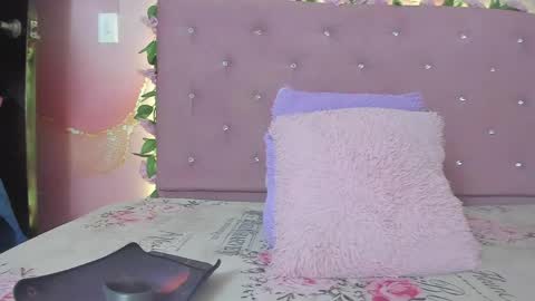 violet__taylor_ online show from 05/26/26, 02:18