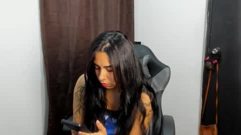 Violet and Myers online show from 12/04/25, 01:42