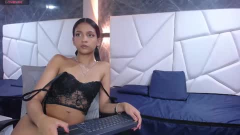 Violet online show from 07/06/26, 08:44