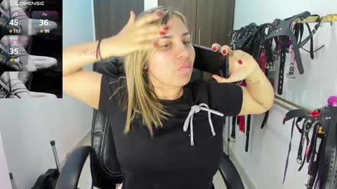 Kim online show from 12/25/24, 09:54