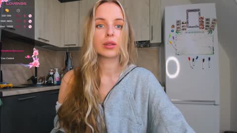 Violet online show from 02/05/25, 01:33