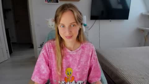 Violet online show from 09/11/25, 01:55