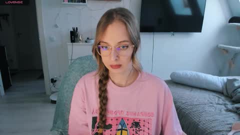 Violet online show from 02/16/26, 12:56