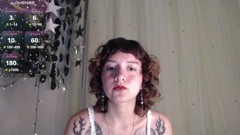 Snapshot of violet_bluee chatting on 04/01/26, 05:19 Violet online show from 04/01/26, 05:19