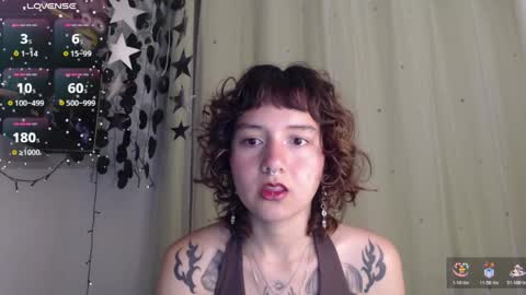 Snapshot of violet_bluee chatting on 04/10/26, 06:29 Violet online show from 04/10/26, 06:29