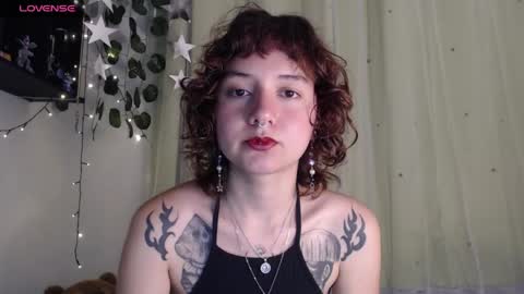 Snapshot of violet_bluee chatting on 04/23/26, 06:14 Violet online show from 04/23/26, 06:14