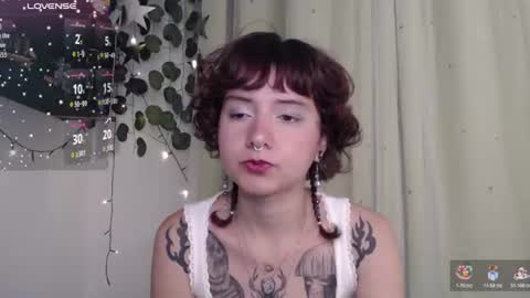 Snapshot of violet_bluee chatting on 06/21/26, 08:06 Violet online show from 06/21/26, 08:06