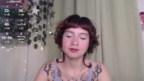 Snapshot of violet_bluee chatting on 07/13/26, 08:28 Violet online show from 07/13/26, 08:28