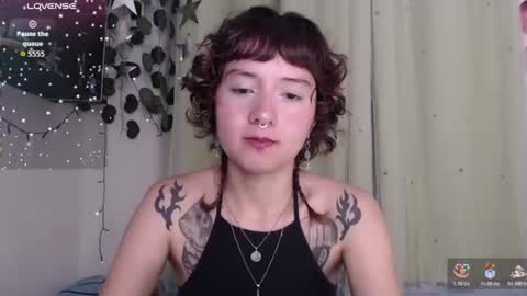 Snapshot of violet_bluee chatting on 07/14/26, 10:21 Violet online show from 07/14/26, 10:21