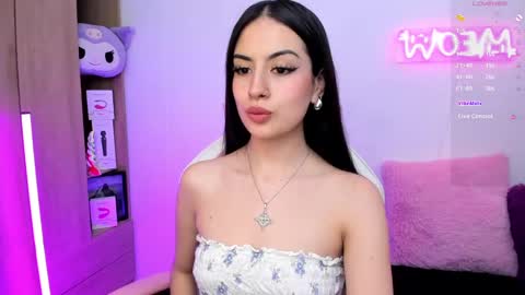 Snapshot of violet_catt chatting on 01/10/25, 05:02 Violeta  online show from 01/10/25, 05:02