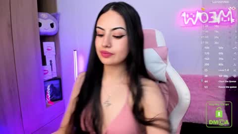 Snapshot of violet_catt chatting on 02/12/25, 09:54 Violeta  online show from 02/12/25, 09:54