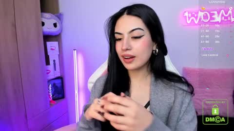 Snapshot of violet_catt chatting on 03/04/25, 10:16 Violeta  online show from 03/04/25, 10:16