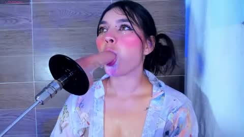 Violet Fiore online show from 07/16/26, 09:21