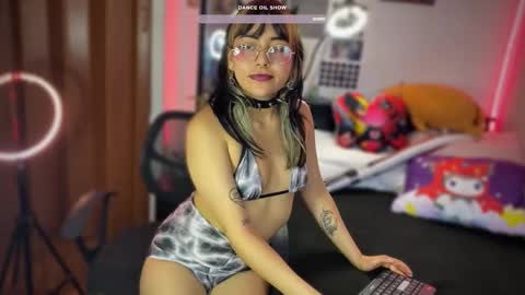 Violete Hentai01 online show from 02/19/25, 11:04