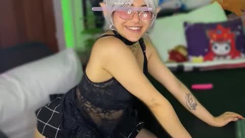 Violete Hentai01 online show from 02/22/25, 12:27
