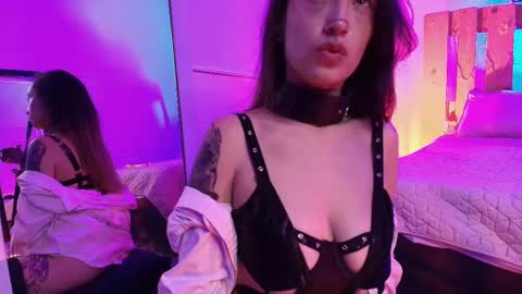 Snapshot of violet_jonesss chatting on 10/06/25, 02:36 Violet Jones online show from 10/06/25, 02:36