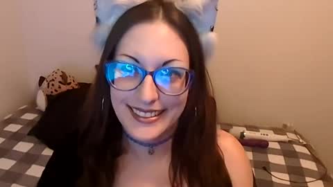 Snapshot of violet_kitty_9 chatting on 08/02/26, 05:28 Violet Kitty online show from 08/02/26, 05:28