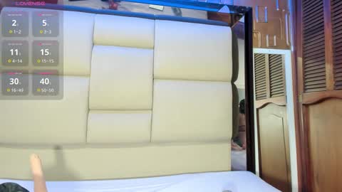 violet_milleer online show from 10/03/25, 12:13