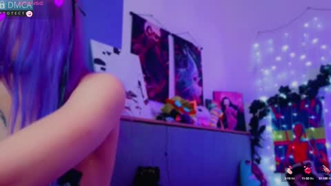 Snapshot of violet_noir_ chatting on 01/16/25, 10:32 Deya online show from 01/16/25, 10:32